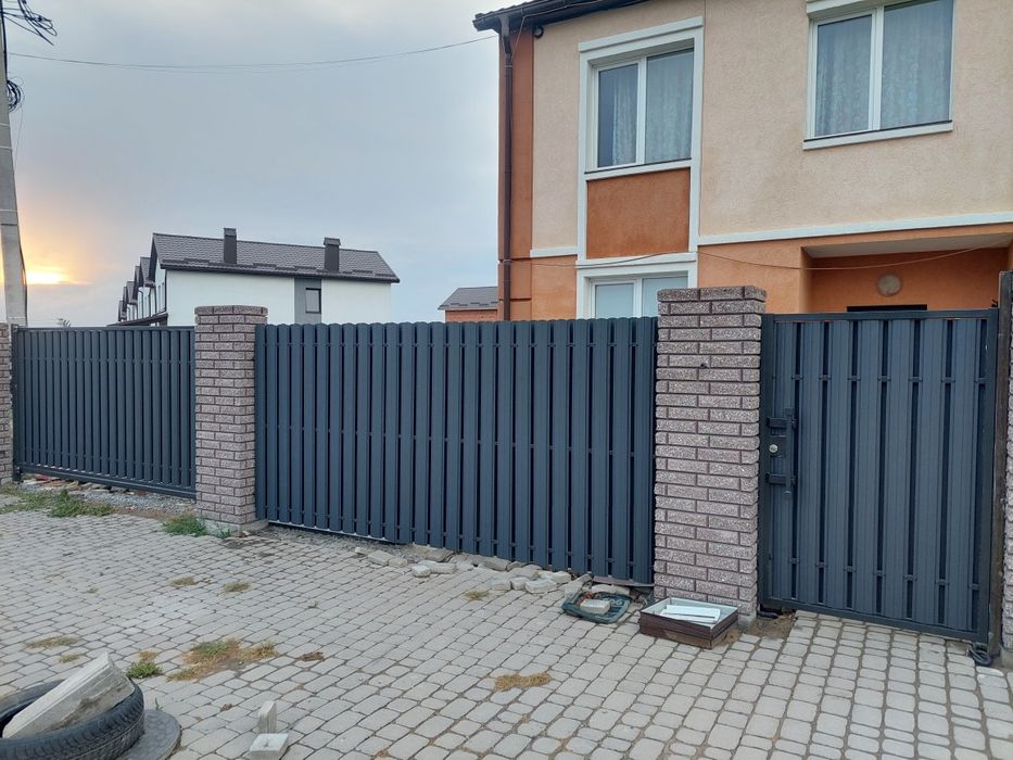 Ворота,козирки,гойдалки,перила,кирнички,двері та інші вироби з металу