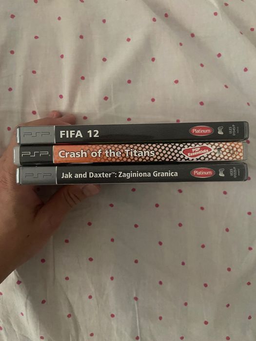 Psp zestaw gier Crash Fifa oraz Jak and Daxter oraz uefa euro 2008