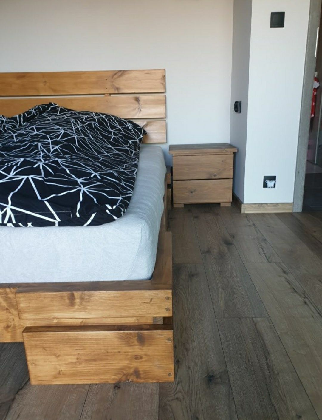 Łóżko drewniane na wymiar