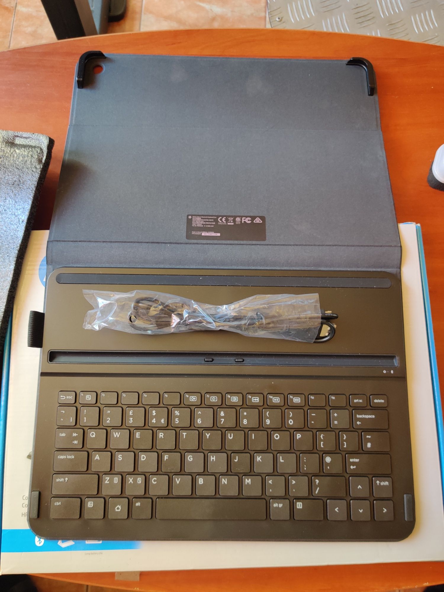 Чохол-клавіатура Pro Slate Bluetooth Keyboard Case