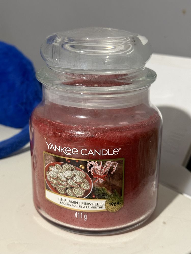 Peppermint pinwheels yankee candle