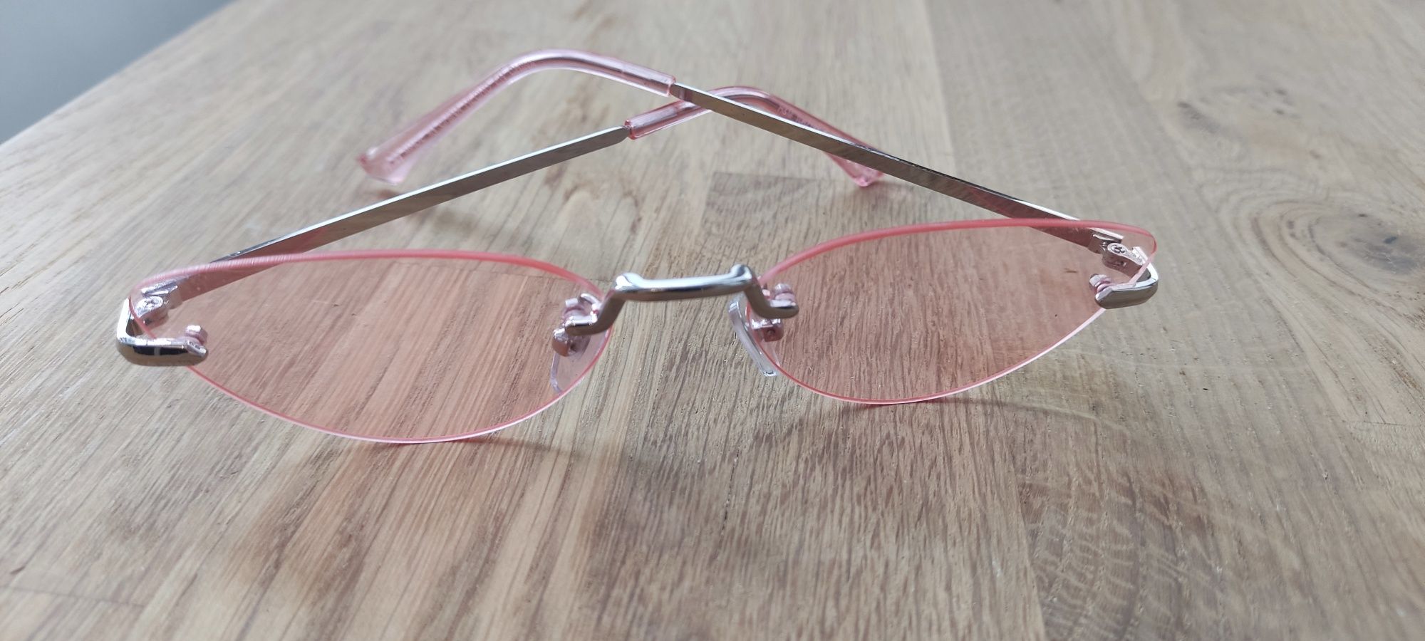 Różowe okulary H&M