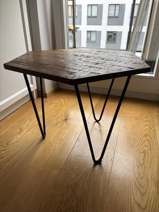 Stolik kawowy z drewna tekowego