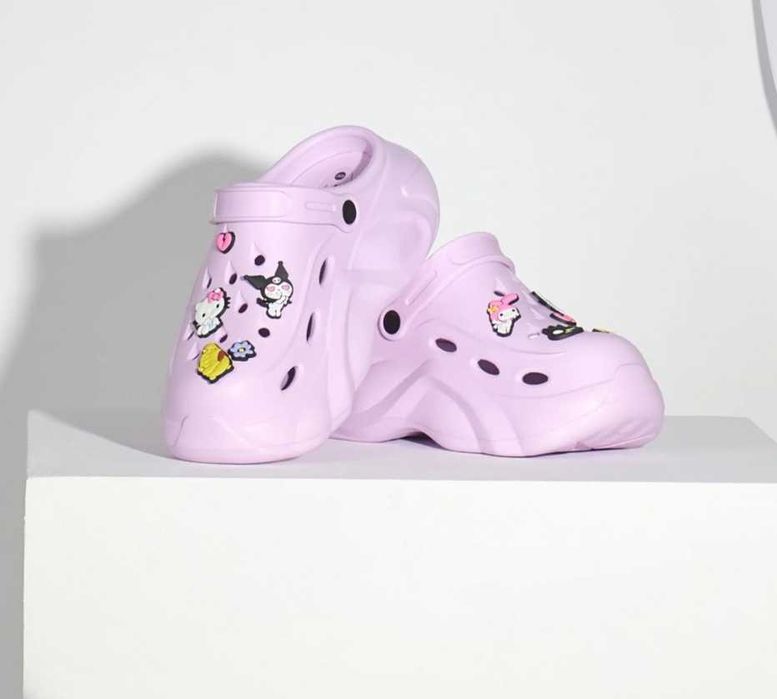 Nowe klapki typu Crocsy damskie marki Hello Kitty rozmiar 40/41