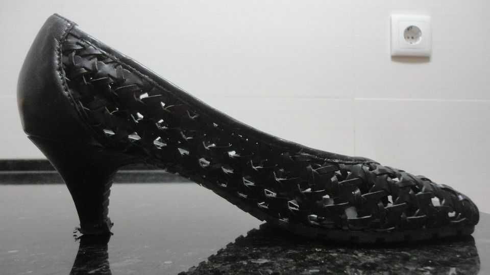 Sapatos de senhora em pele pretos Arezzo