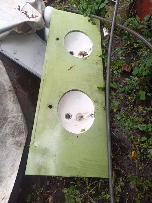 Вмивальник зі столешницею