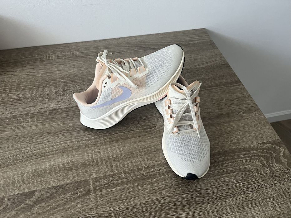 Кросівки Nike 36 р ( 23 см) орігінал