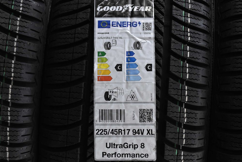 Koła zimowe OEM Audi A3 8Y0 8V0 17" NOWE Goodyear 2024r oryginał