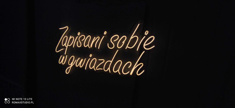Neon, ledon,  Zapisani sobie w gwiazdach
