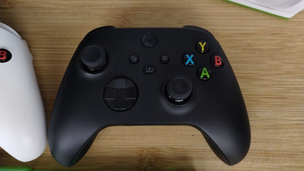 Xbox Series X 1TB / 2x Pad /Gry + GamePass!