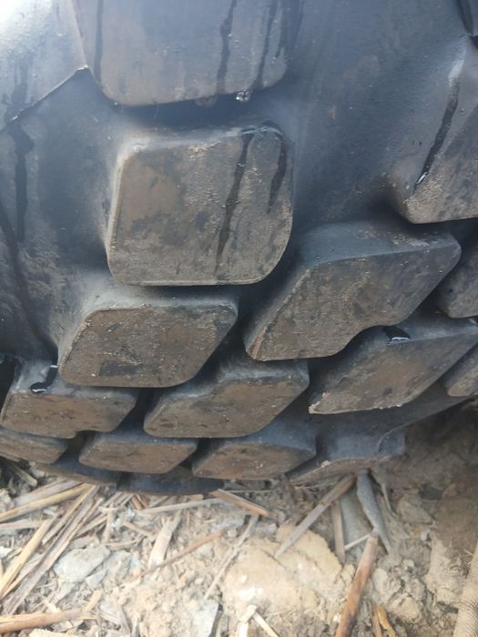Продам два ската 21.5/75R21