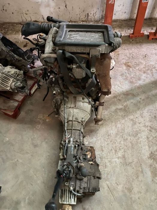 Motor Opel Monterey 3.1TD 4jg bomba mecânica