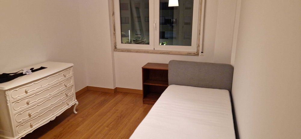 Quarto individual no Infantado, Loures