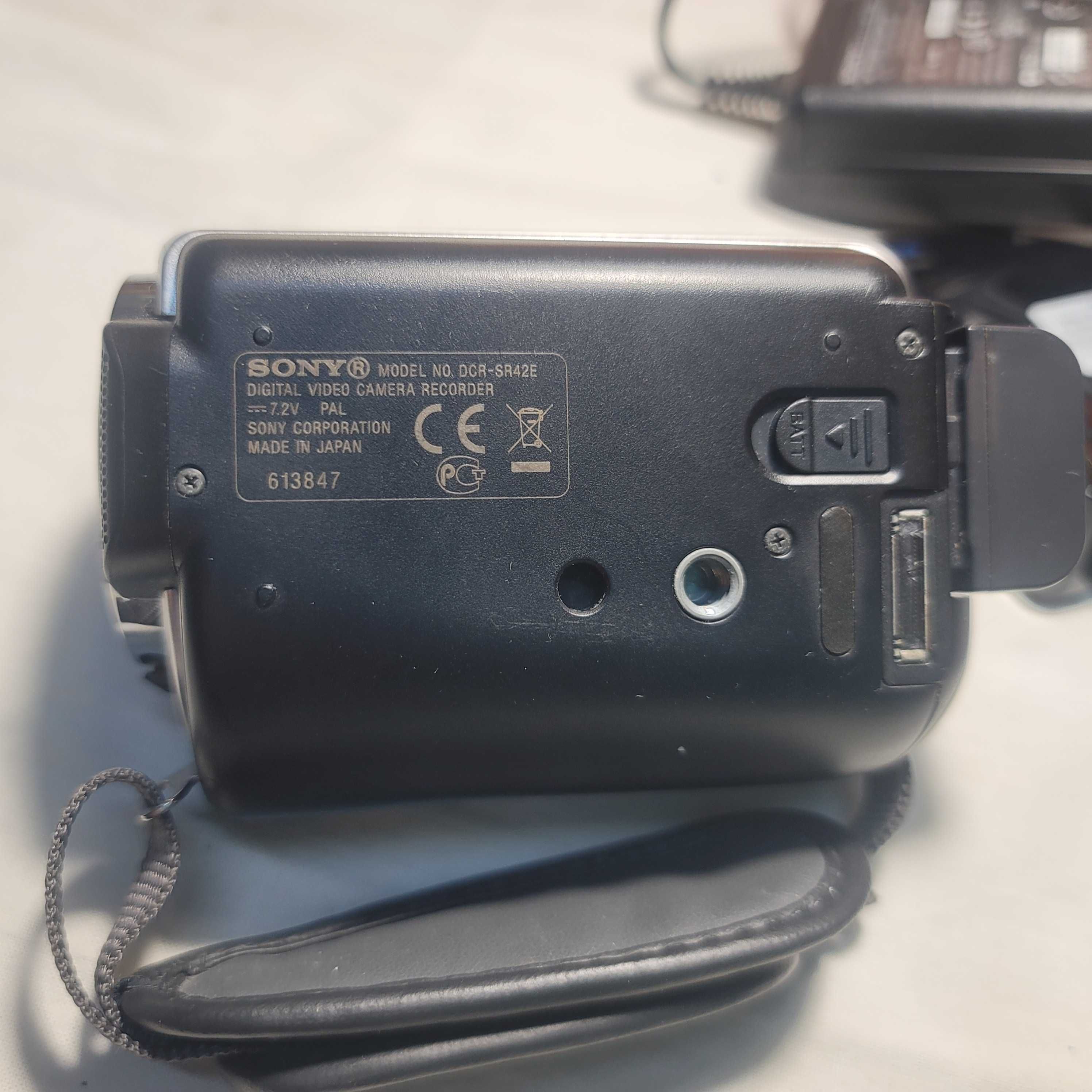 Цифровая камера,JVC,GZ-MG145E,статуэтка фарфор,sharp,с жестким диском
