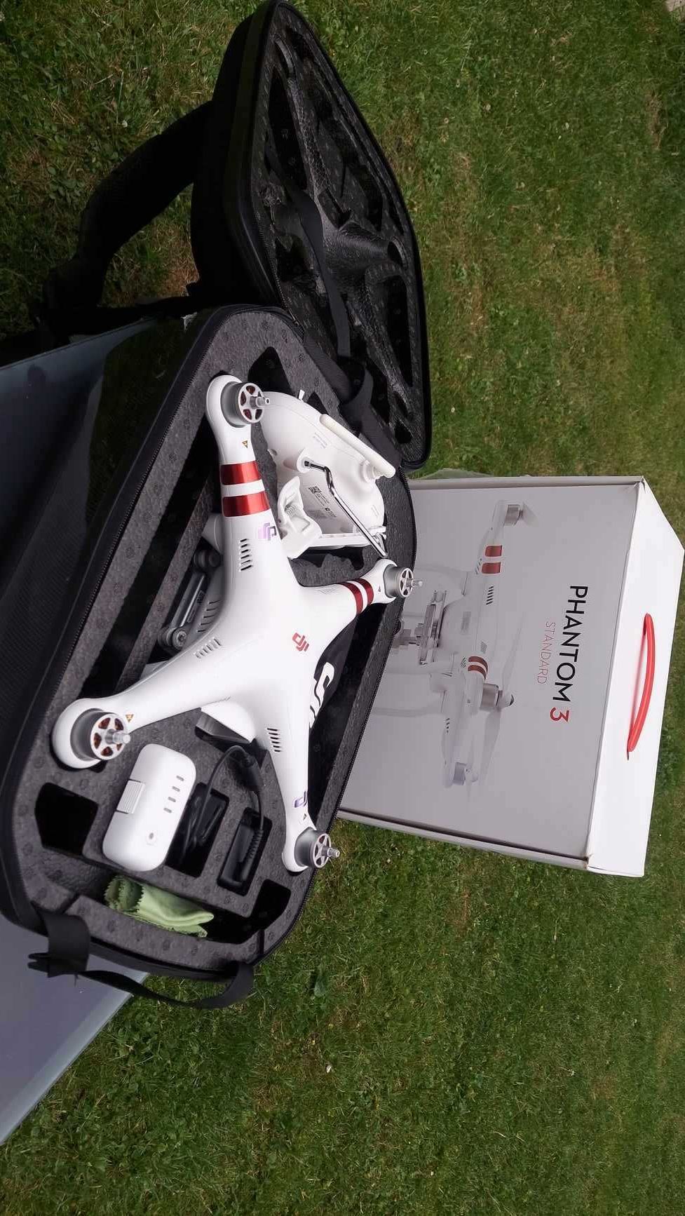 Dron DJI Phantom 3 Standard + plecak (odbytych 10 lotów)