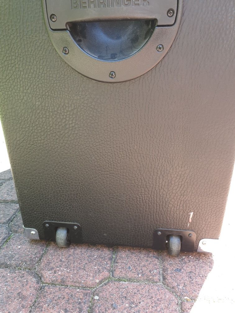 Kolumna 4x12 Bugera Behringer BG412V Ultrastack