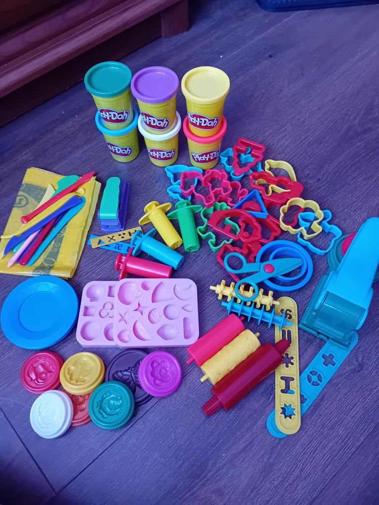 Playdoh, zestaw zbierany.