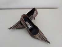 Sapatos Stilletos de cor pele de cobra