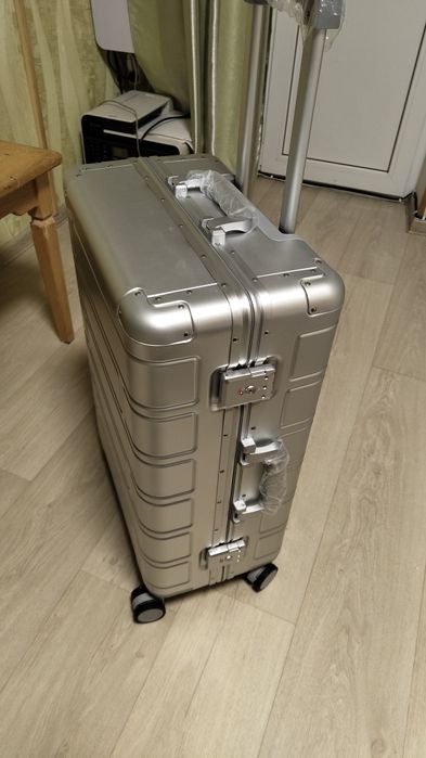 Валіза алюмінієва