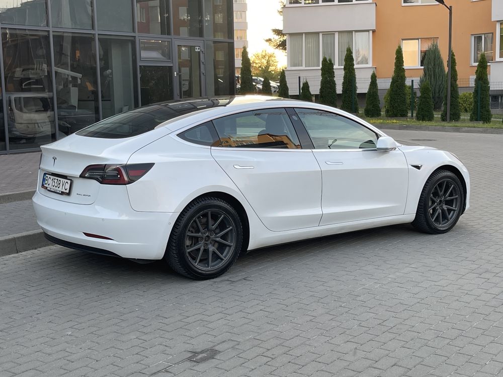 Tesla model 3 Long Range Dual Motor AWD повний привід 75kw