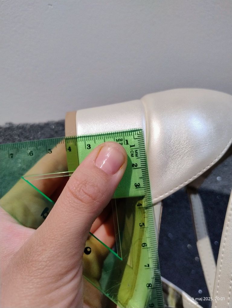Buty perłowe brilu 40