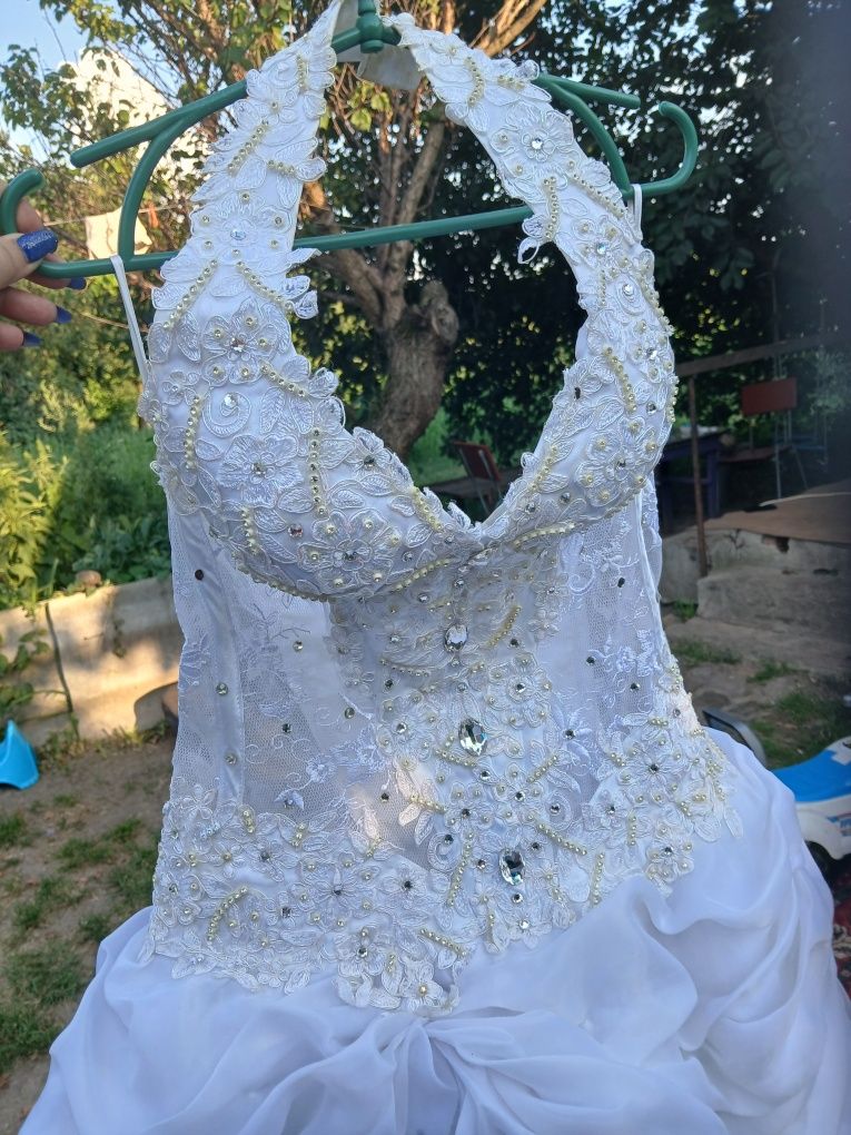 Продам весільна сукню