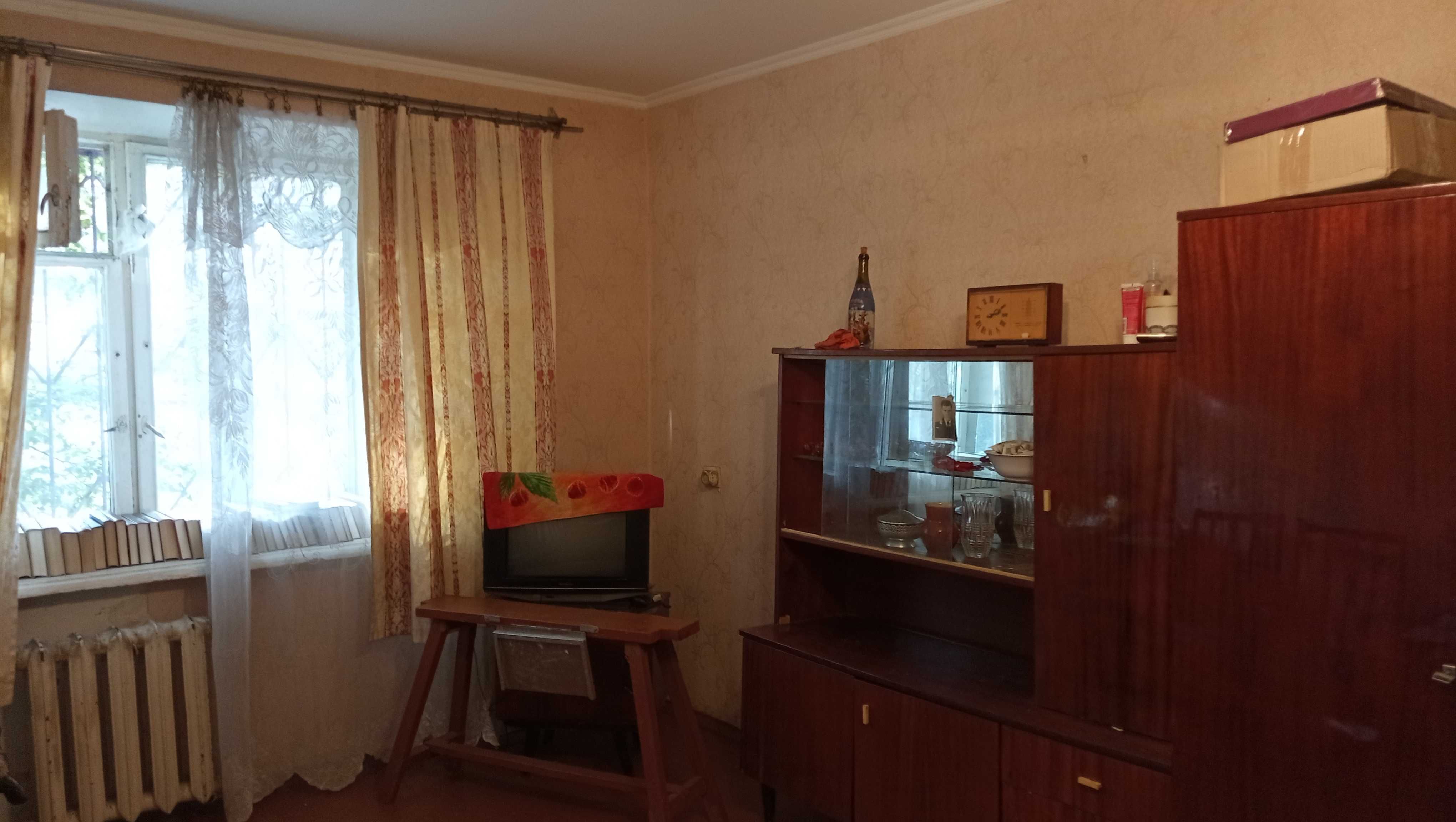 1 к квартира м. Дніпро Центральний район пр.Поля реально продам