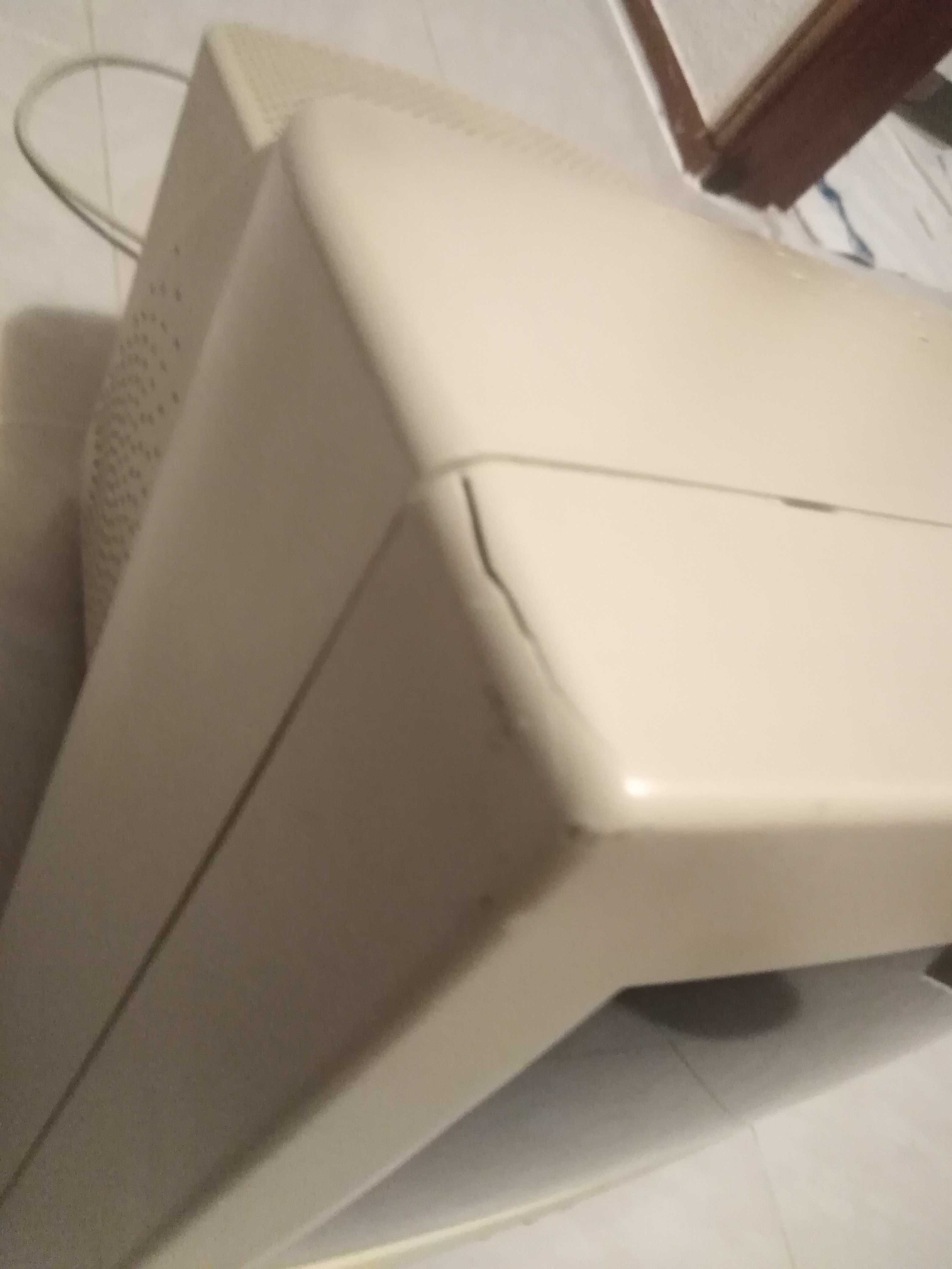 Monitor Computador Samtron 76E