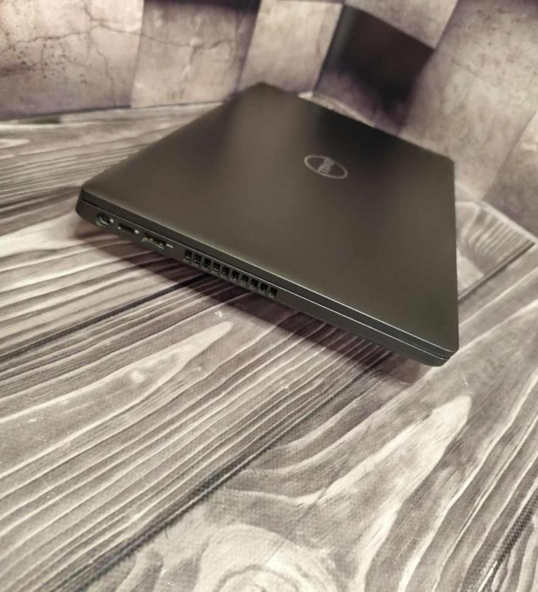 Dell 5400 ноутбук