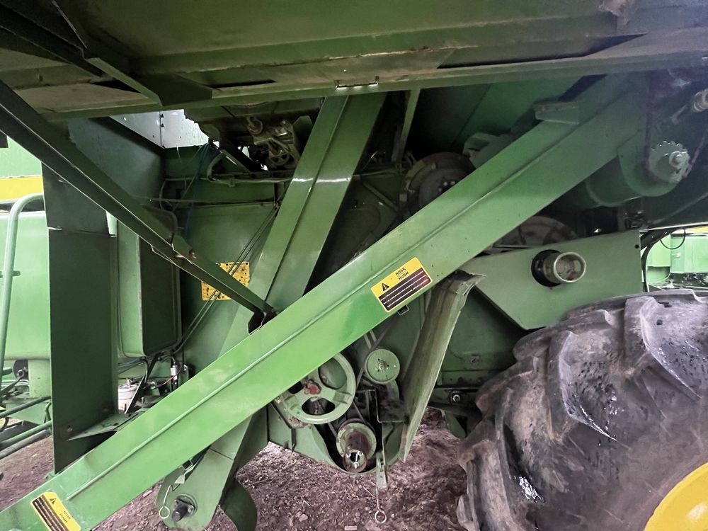 Комбайн зернозбиральний John Deere 1055/John Deere 1055 жатка 3,65