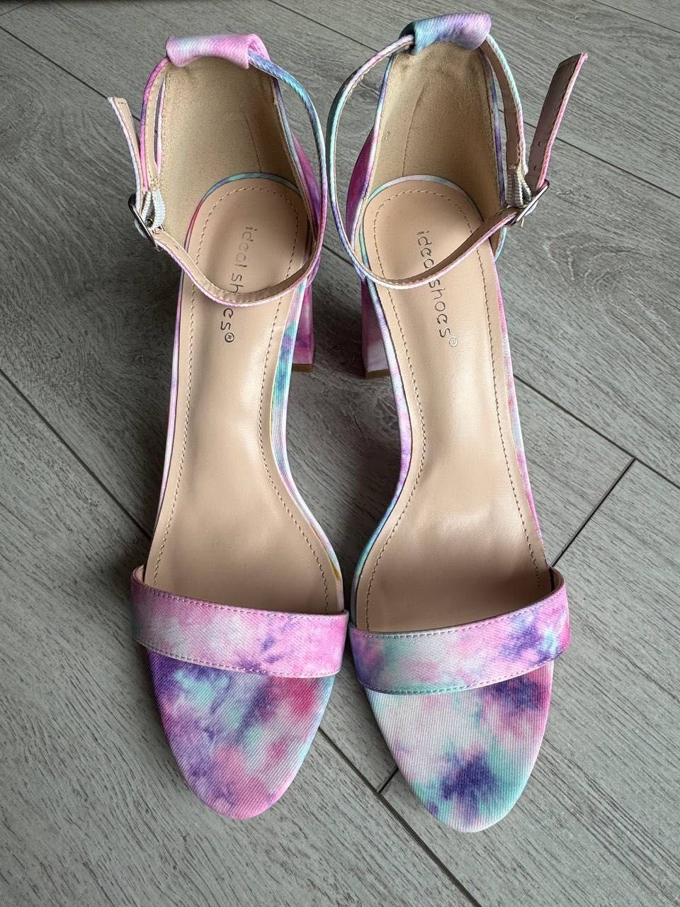 sandałki na słupku ideal shoes
