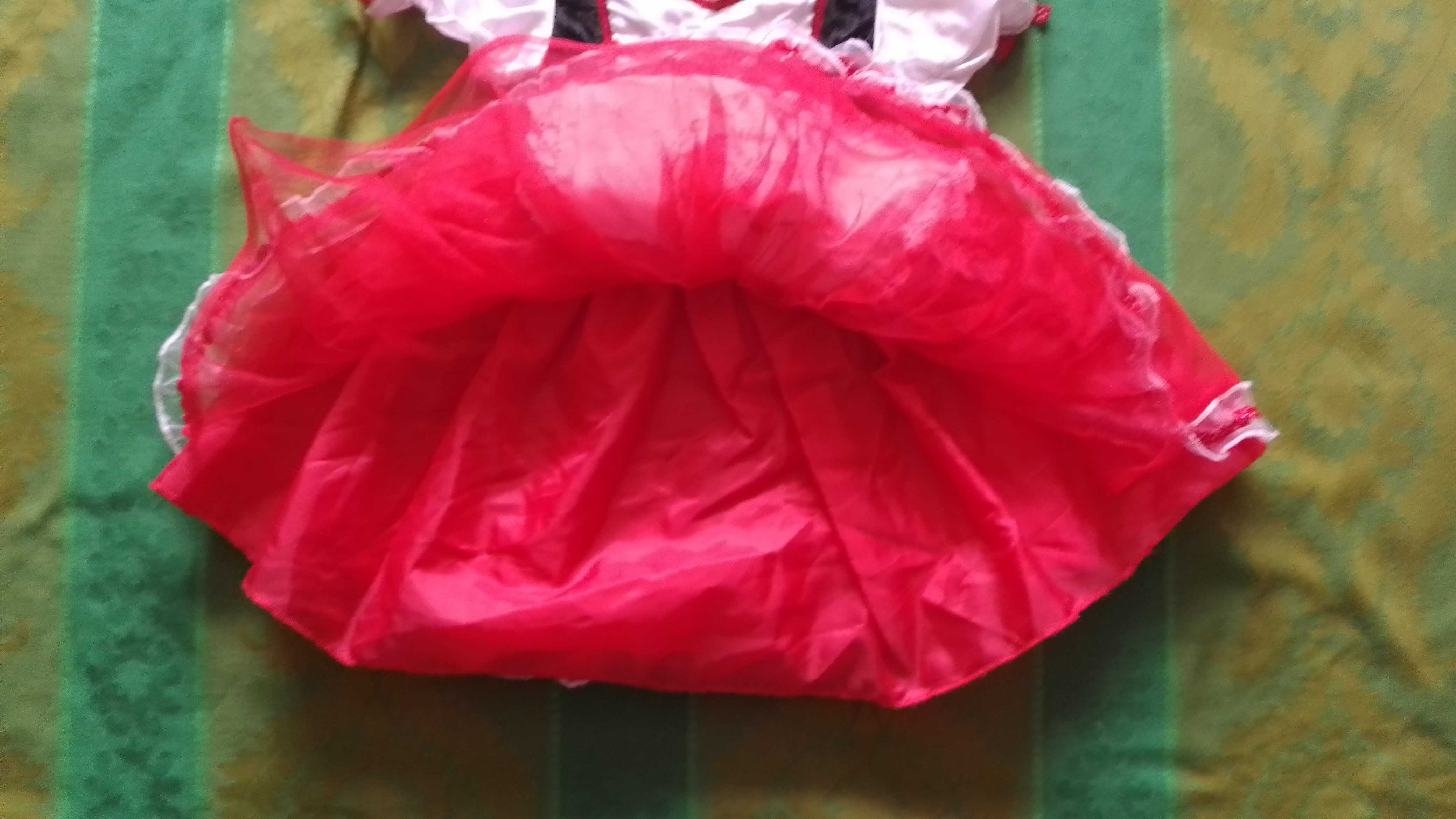 Платье нарядное для девочки 3-4 лет.