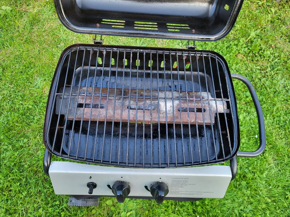 Gril gazowy przenośny na kółkach