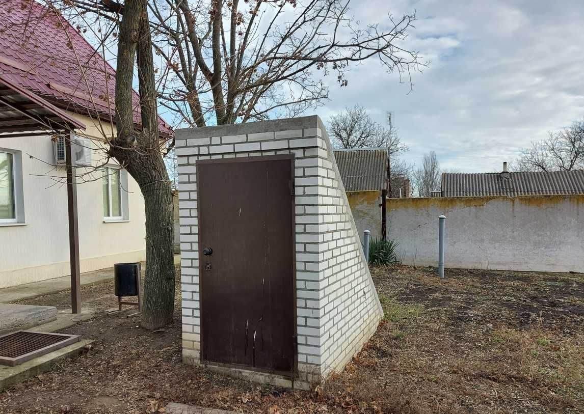 складське приміщення, база, їдальня, готель