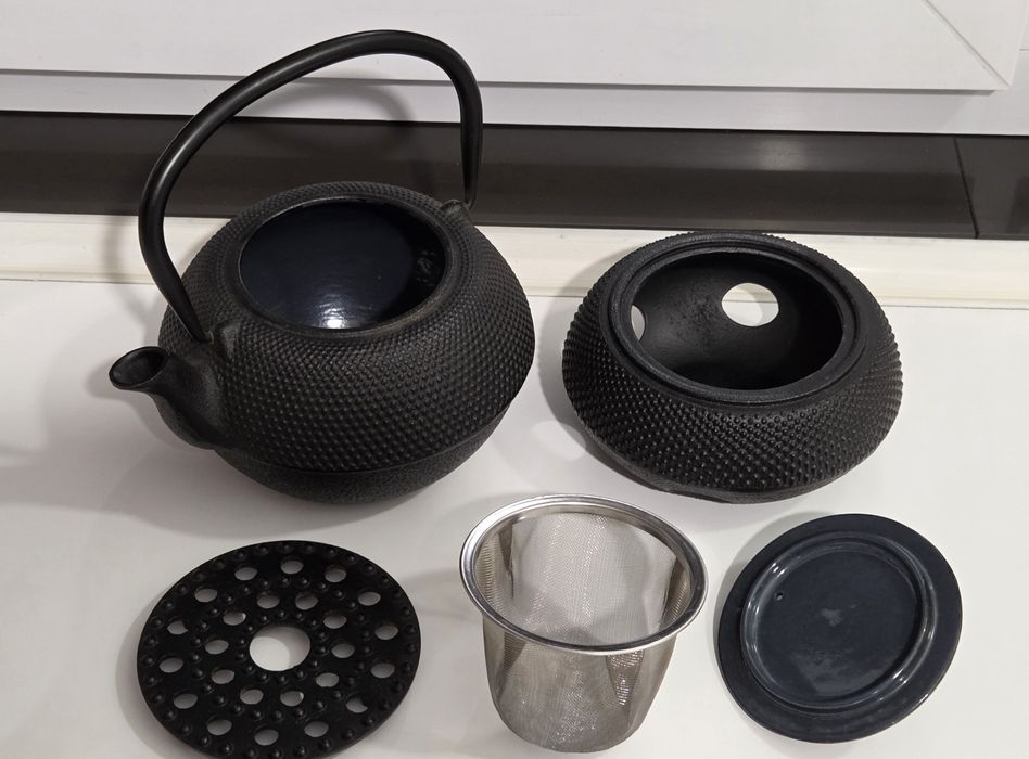 Czajnik żeliwny z podgrzewaczem