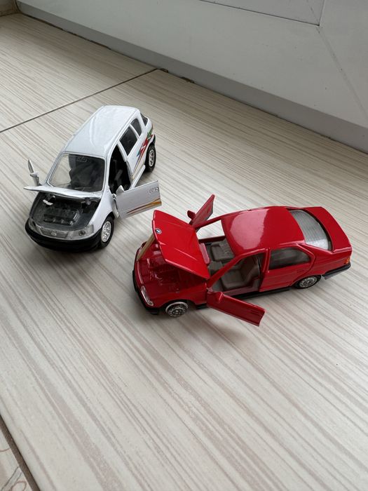 Продам машинки под востановление.