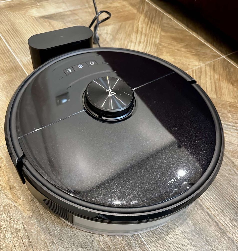 Roborock s6 MaxV Робот-пилосос з вологим прибиранням.
