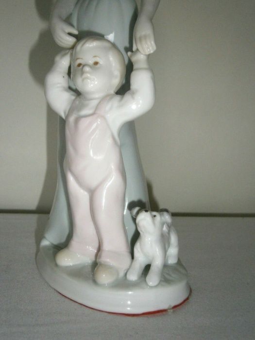 Prezent. Kolekcja Leonardo. Figurka porcelanowa.  .24 cm