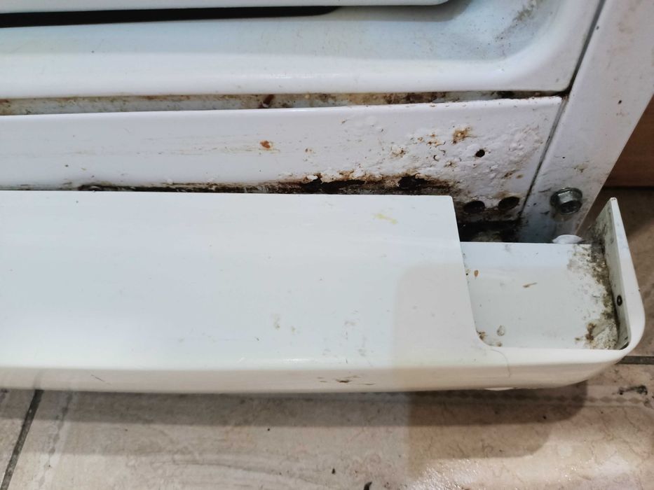 Холодильник Stinol-232Q, робочий, 2000р, висота 1,25м