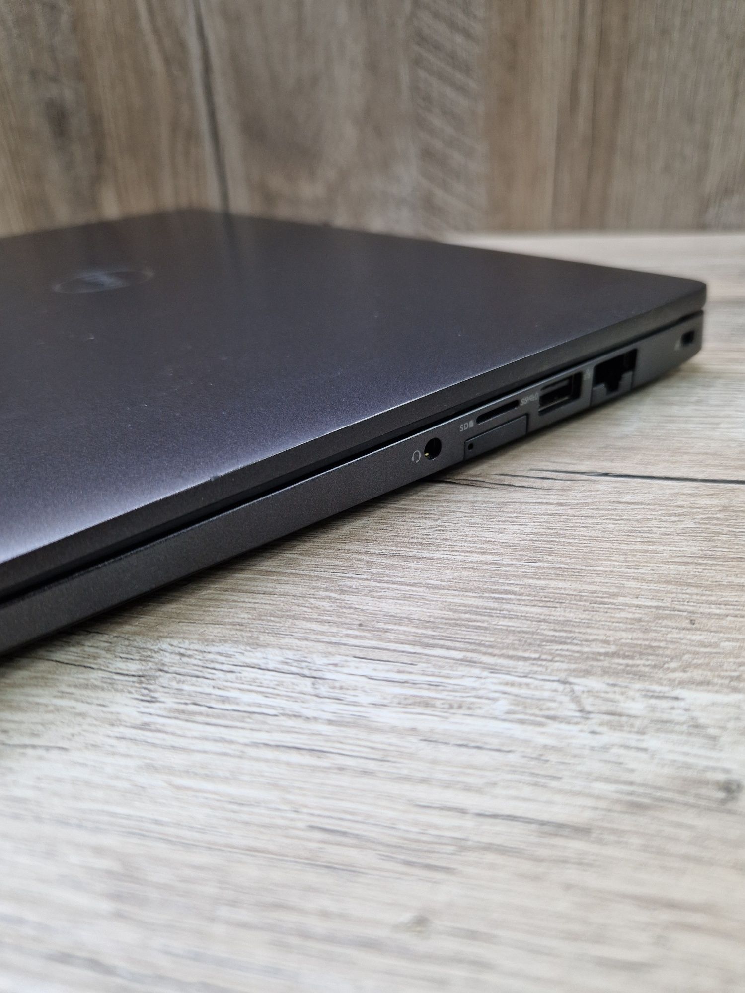 Ноутбук Dell Latitude 5300 - i5-8365U/8Gb/256ssd/W13.3" FHD ips