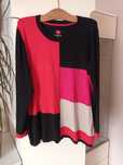 Kolorowy sweter.