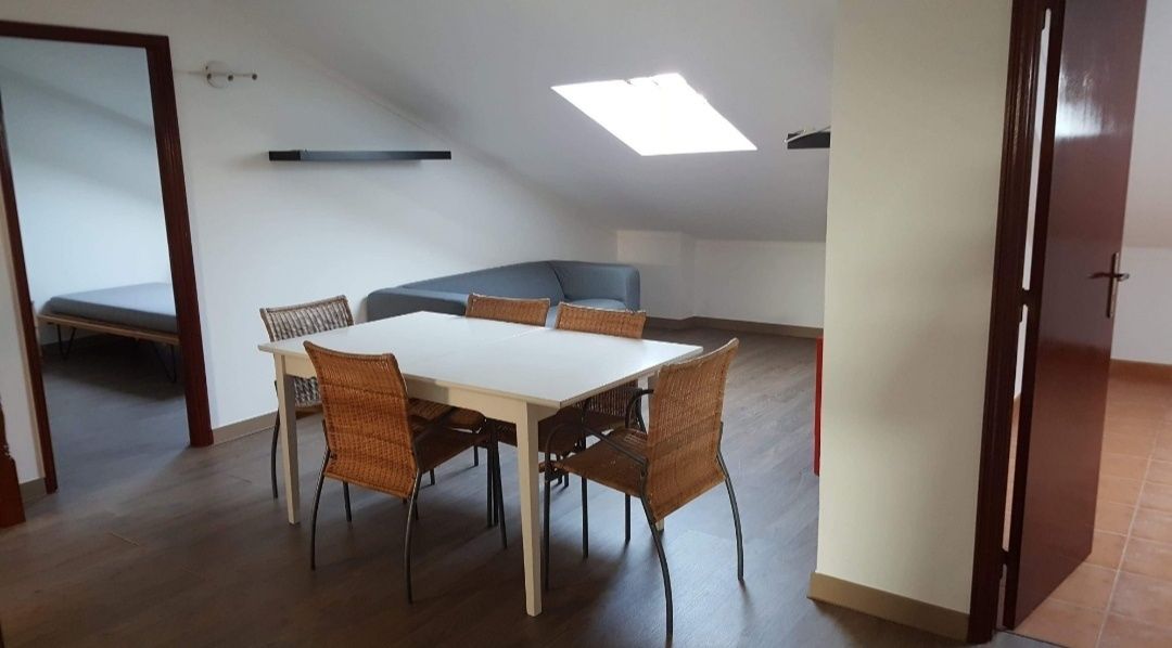 Alugo quartos em apartamento perto ESTM / IPL para estudantes