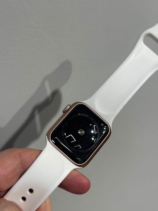 Apple Watch SE 40mm Gold