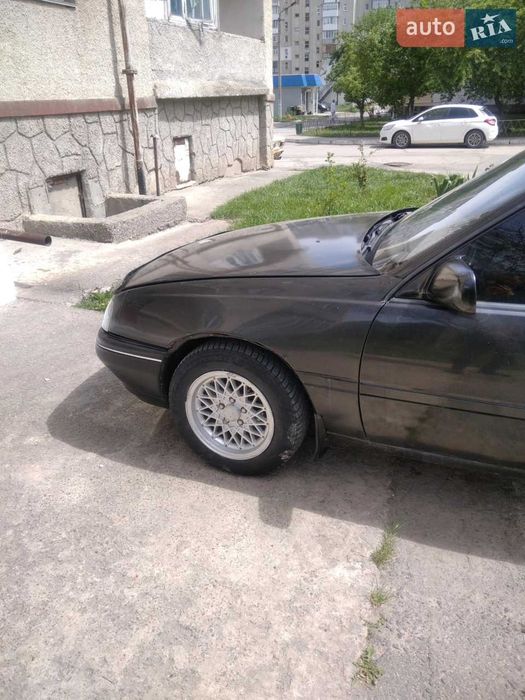 Автомобиль Опель омега