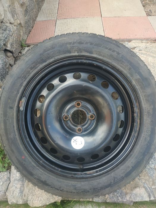 Продам колесо с Рено меган R16 michelin P4X100 205X55