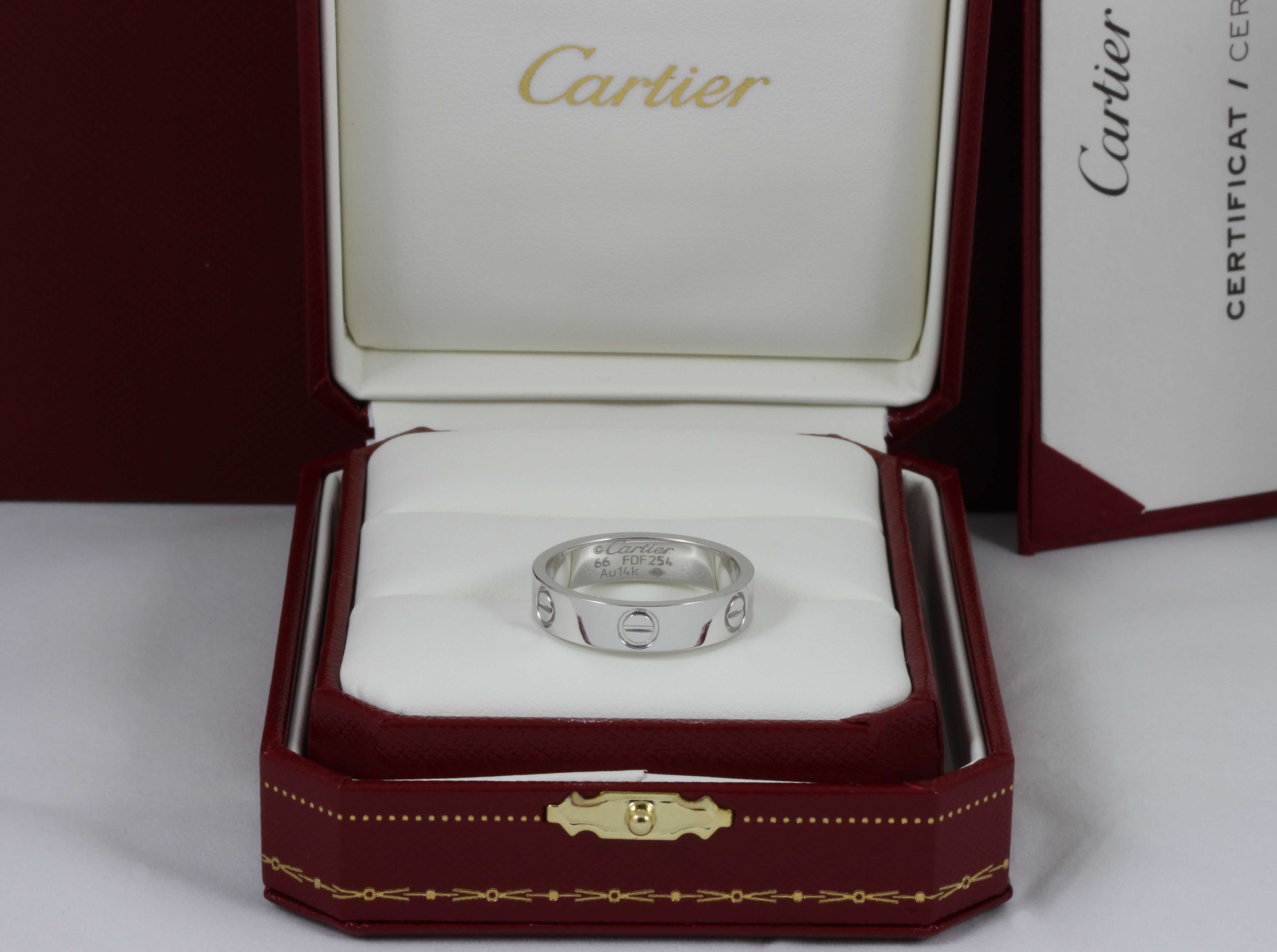 Золотое кольцо Cartier LOVE
