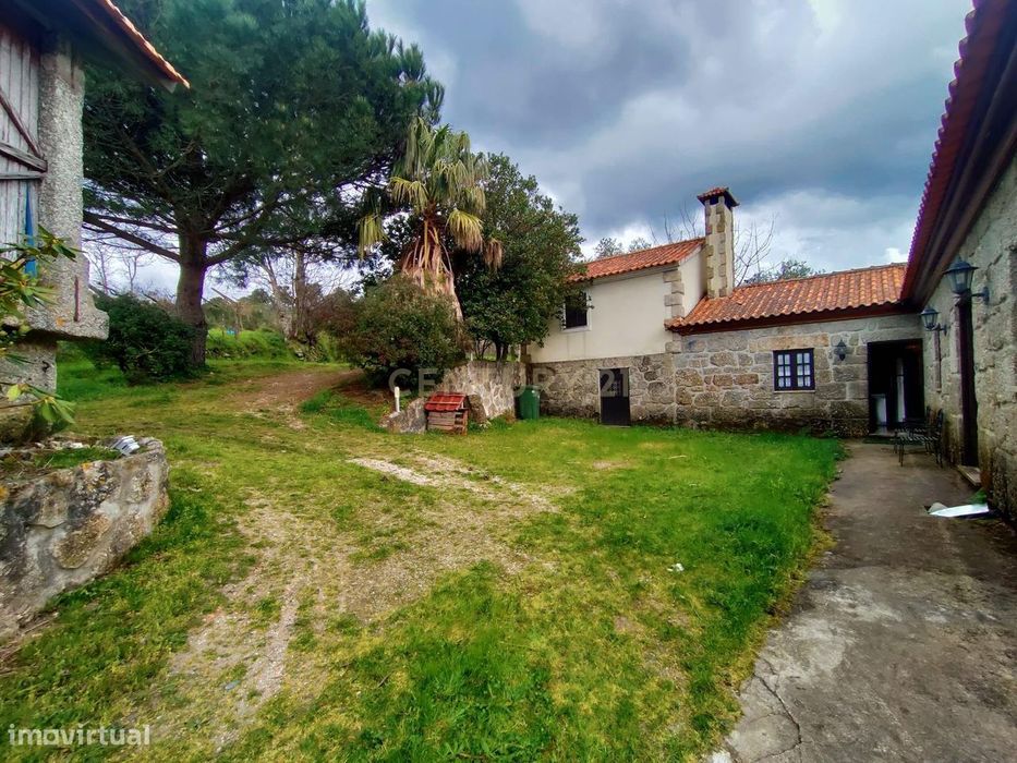 Quinta com ancestral moradia para habitação particular ou turismo de h