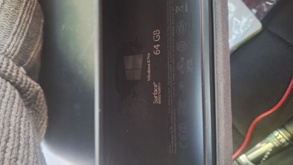 Microsoft surface pro 4/64 +64 gb SD card