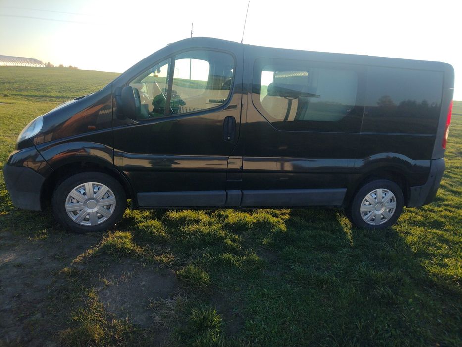 Opel Vivaro 2006 rok 2.0 tdi 5 osobowy *klima*hak