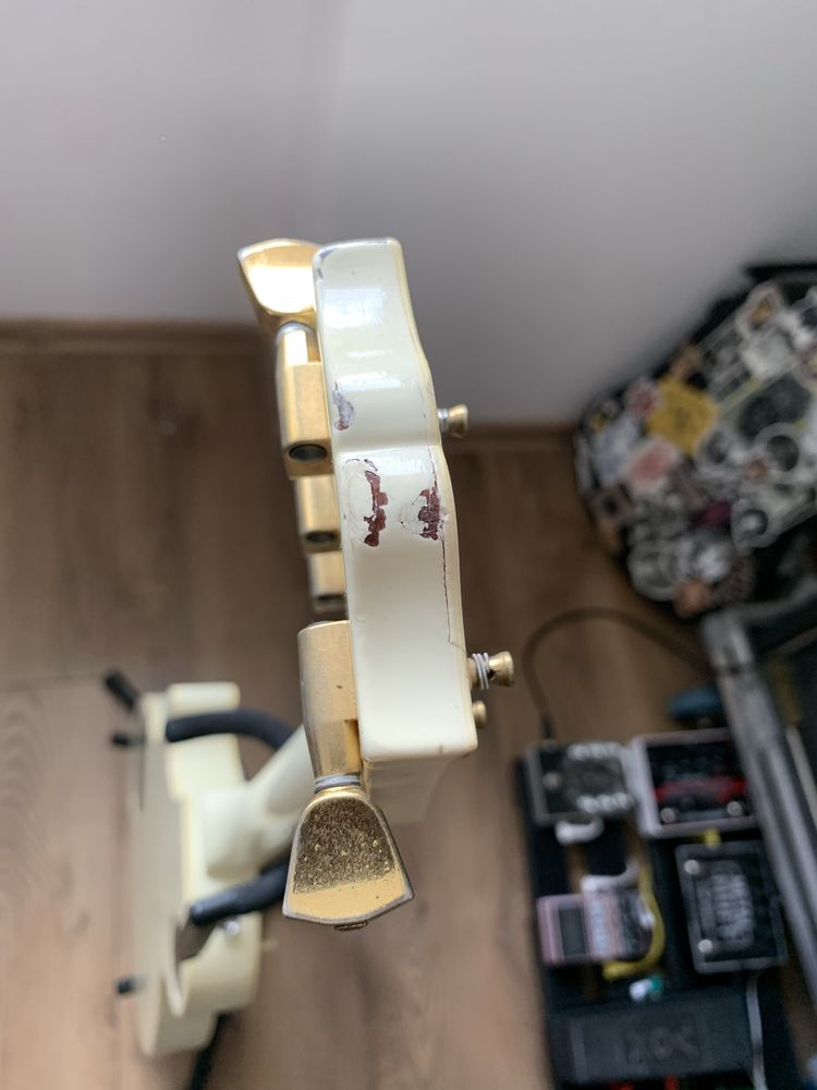 Burny Les Paul Custom Vintage White + case Gator